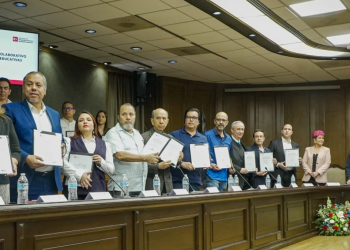 Convenio de becas para educación media y superior