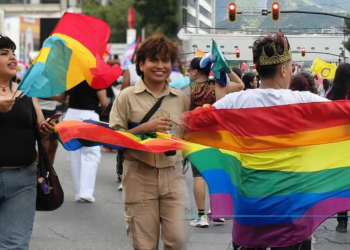 Marcha Del Orgullo En Monterrey: Color, Música Y
