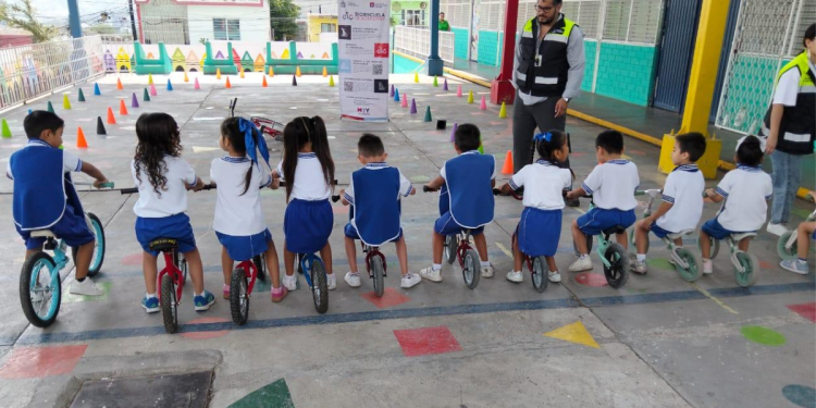 Urbanismo_jardín de niños_clave noticia - CLAVE NOTICIA Mejoran Seguridad Vial En Jardín De Niños En Monterrey