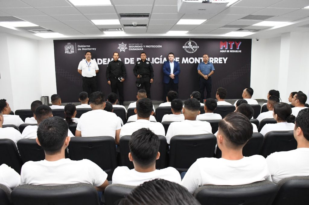 mty-policía - CLAVE NOTICIA reclutamiento-en-la-academia-de-policía-de-monterrey