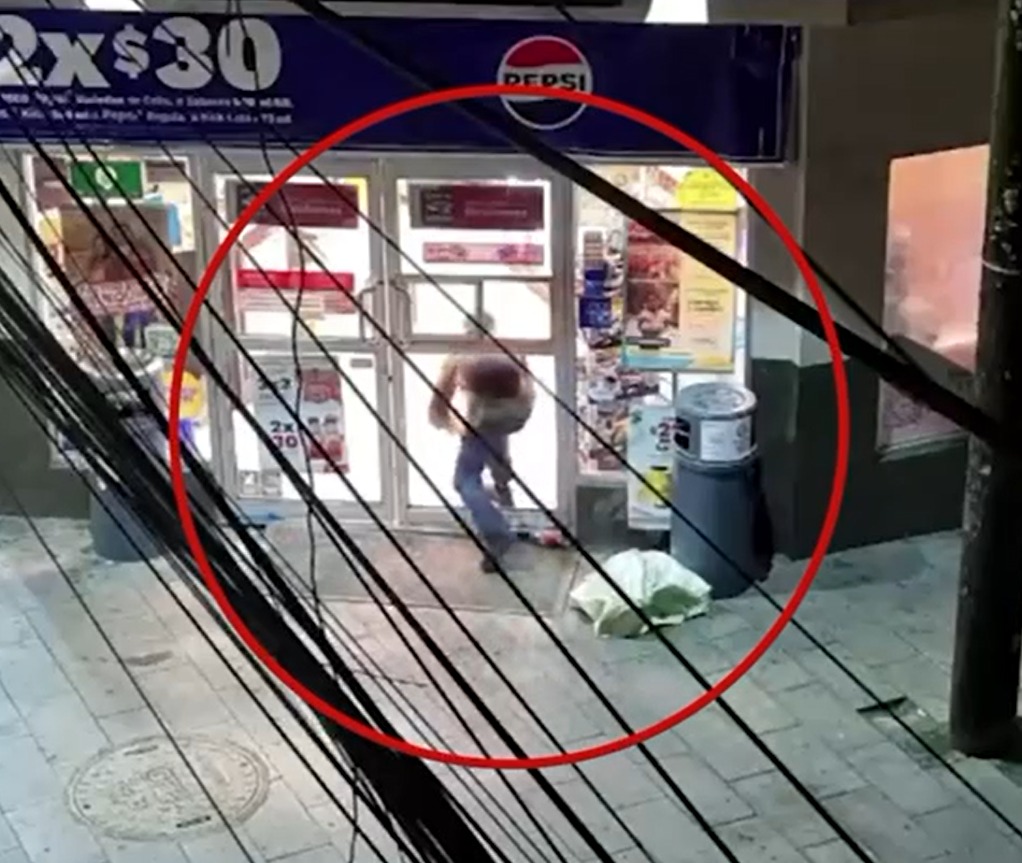 robo a tienda de conveniencia - CLAVE NOTICIA robo a tienda de conveniencia, ocho robos, cámaras del C4, policía, cajetillas de cigarrillos