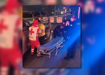 parto-en-vía-pública-policía-de-monterrey-emergencia-médica-cruz-roja-primeros-auxilios