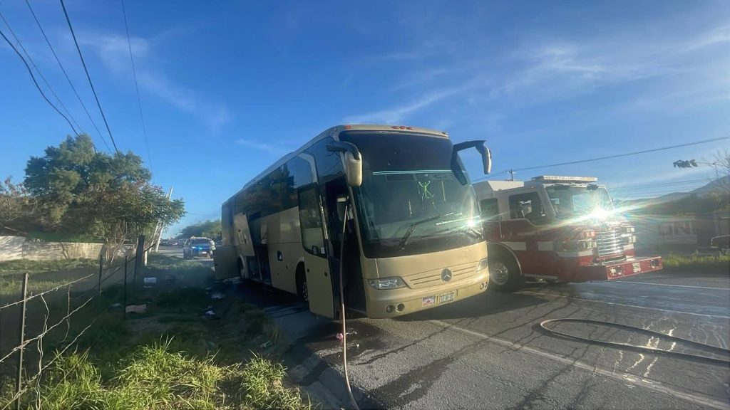conato-de-incendio-camión-de-pasajeros-Carretera-Nacional-Protección-Civil-Allende