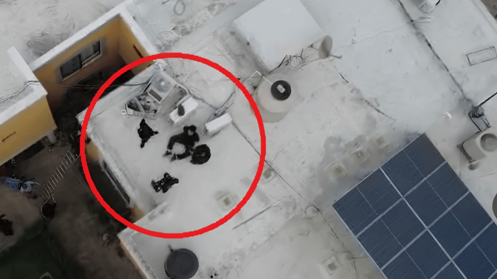 drones detectan y atrapan a sujeto en Monterrey. En la imagen se ve como el ladrón huye techos pero rápidamente fue capturado por elementos policiales