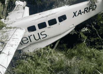 avión se estrelló tras un aterrizaje de emergencia