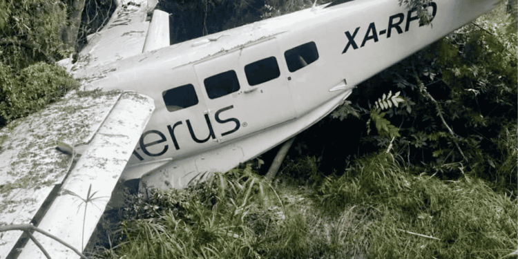 avión se estrelló tras un aterrizaje de emergencia