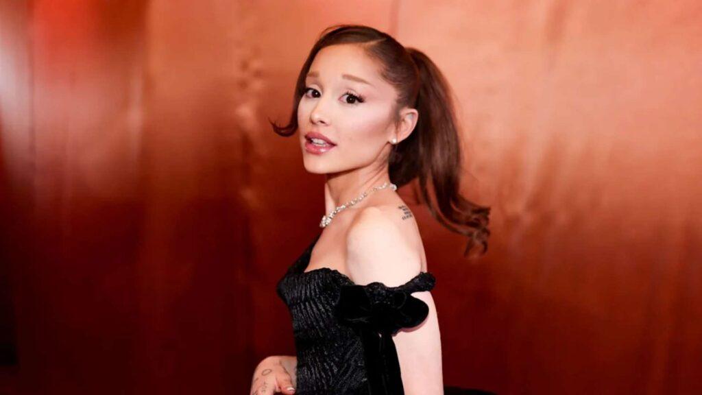 Ariana Grande pausa sus proyectos