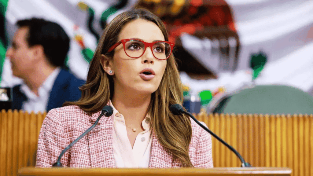 Clave-Noticia-Lorena-de-la-Garza - CLAVE NOTICIA gobernatura del PAN y PRI con Lorena de la Garza en Monterrey - Clave Noticia